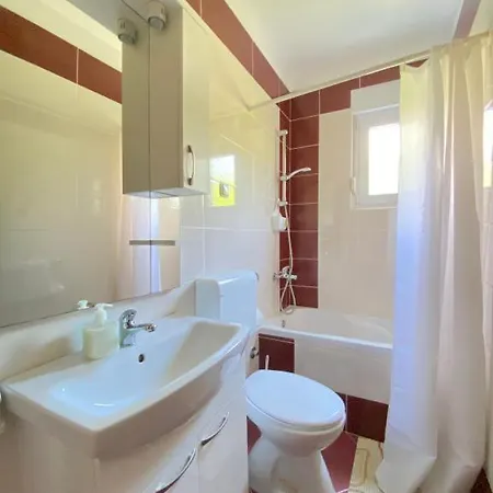 Mia 6 Apartman *